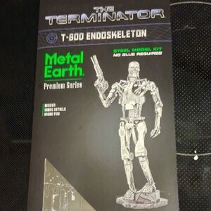 Silver T-800 Endoskeleton Model Kit